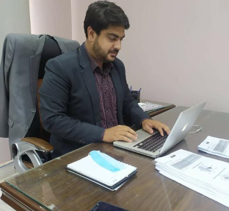 Trainer Sir Hasan Siddiqui